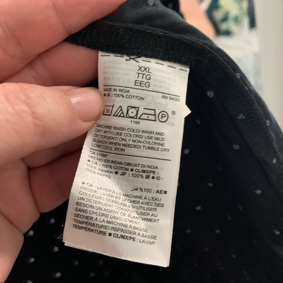 Old Navy - Polkadot Buttondown - Picture 4 of 5